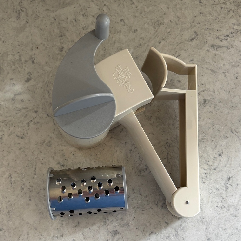Pampered Chef Deluxe Rotary Cheese Grater #1275